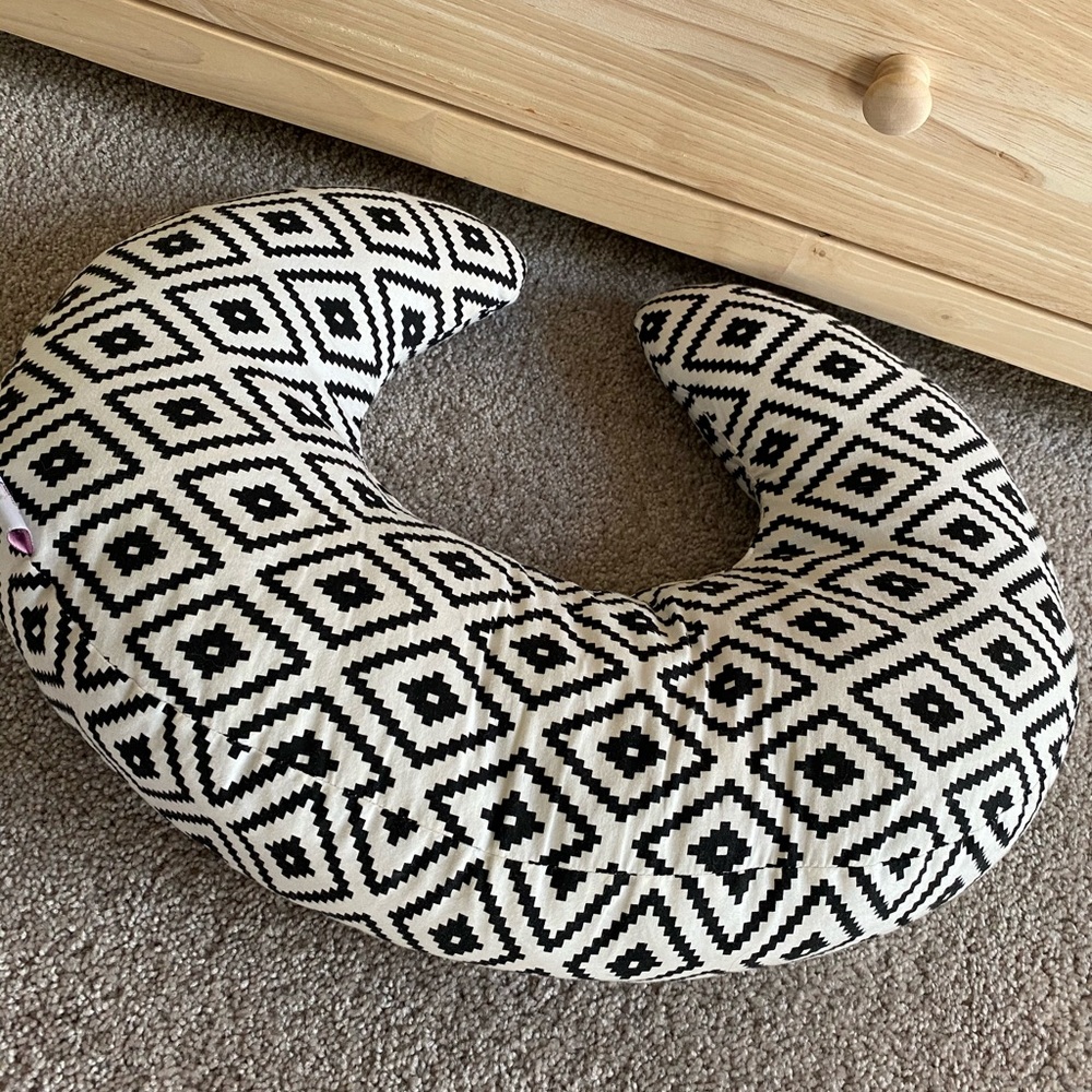 Nursing pillow